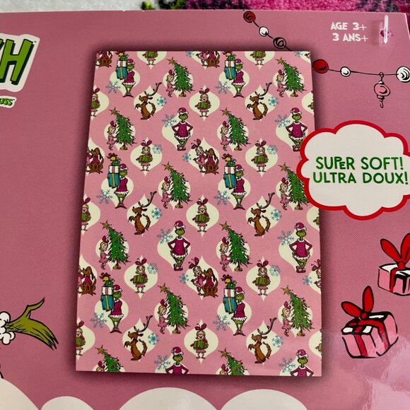 NEW WITH TAGS Christmas Pink Grinch & Cindy-Lou Who Blanket - Picture 3 of 3